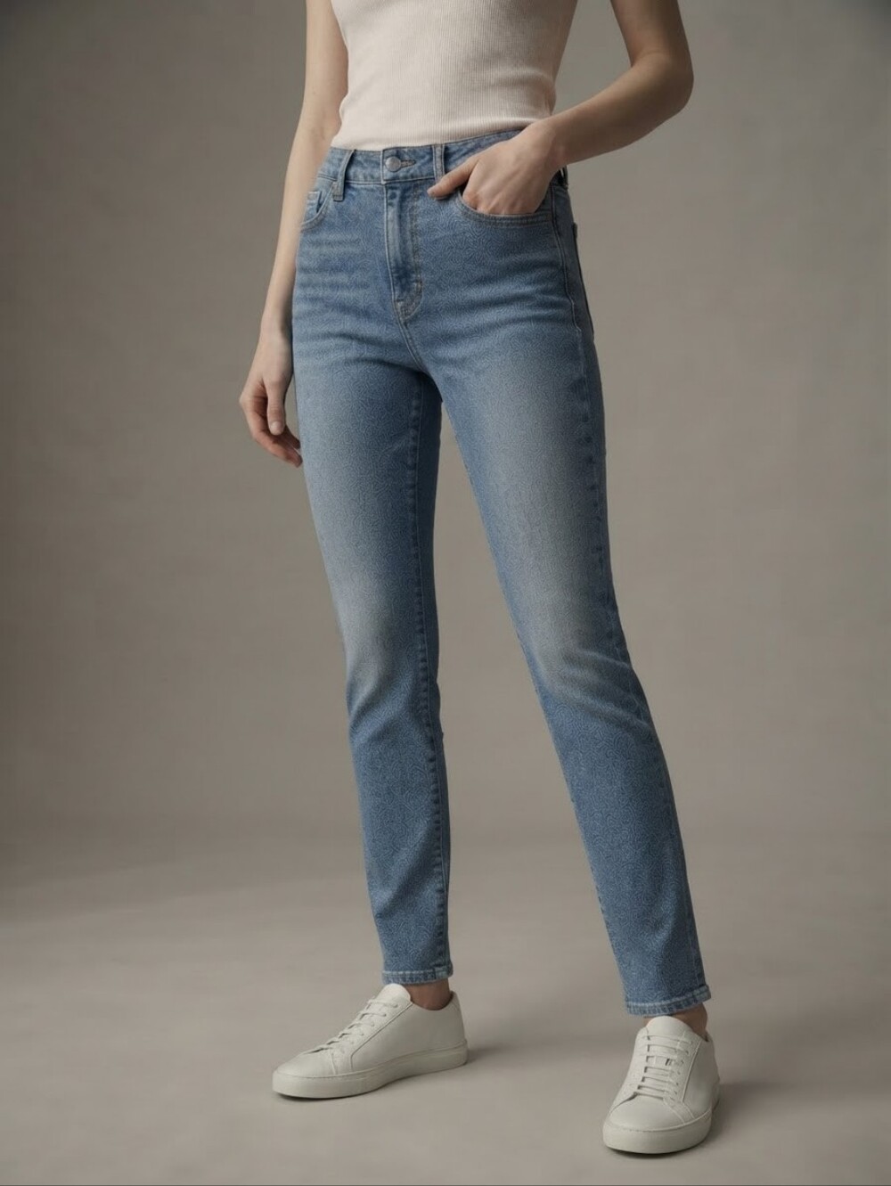 RW&CO. Skinny Leg Jeans – Light Wash – Size 24